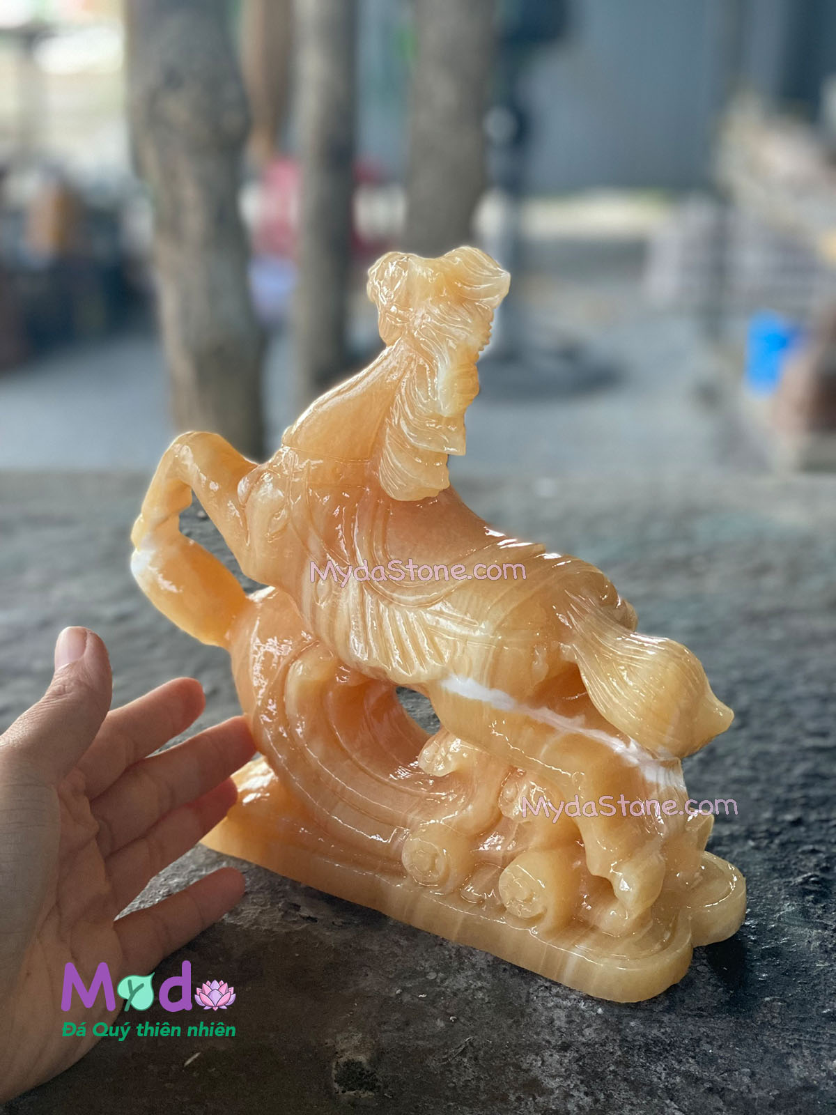 Tượng Ngựa Như Ý đá Ngọc Hoàng Long
