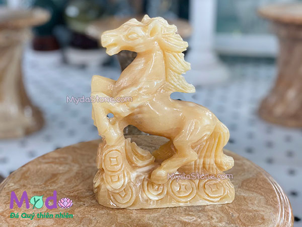 Tượng con Ngựa phong thuỷ đá Ngọc Hoàng Long