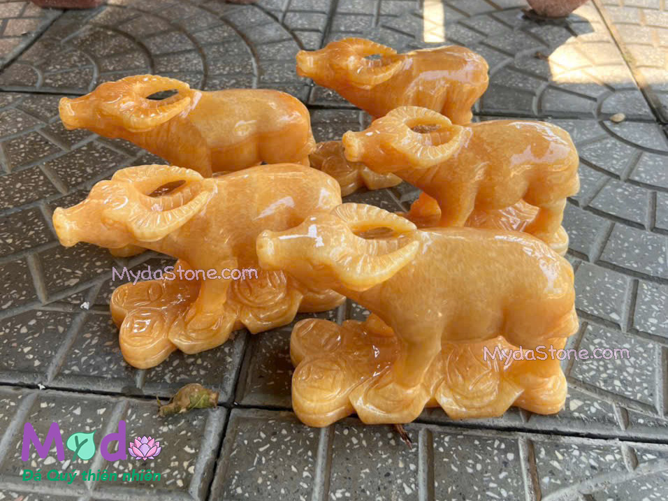 Tượng Con Trâu đá Ngọc Hoàng Long