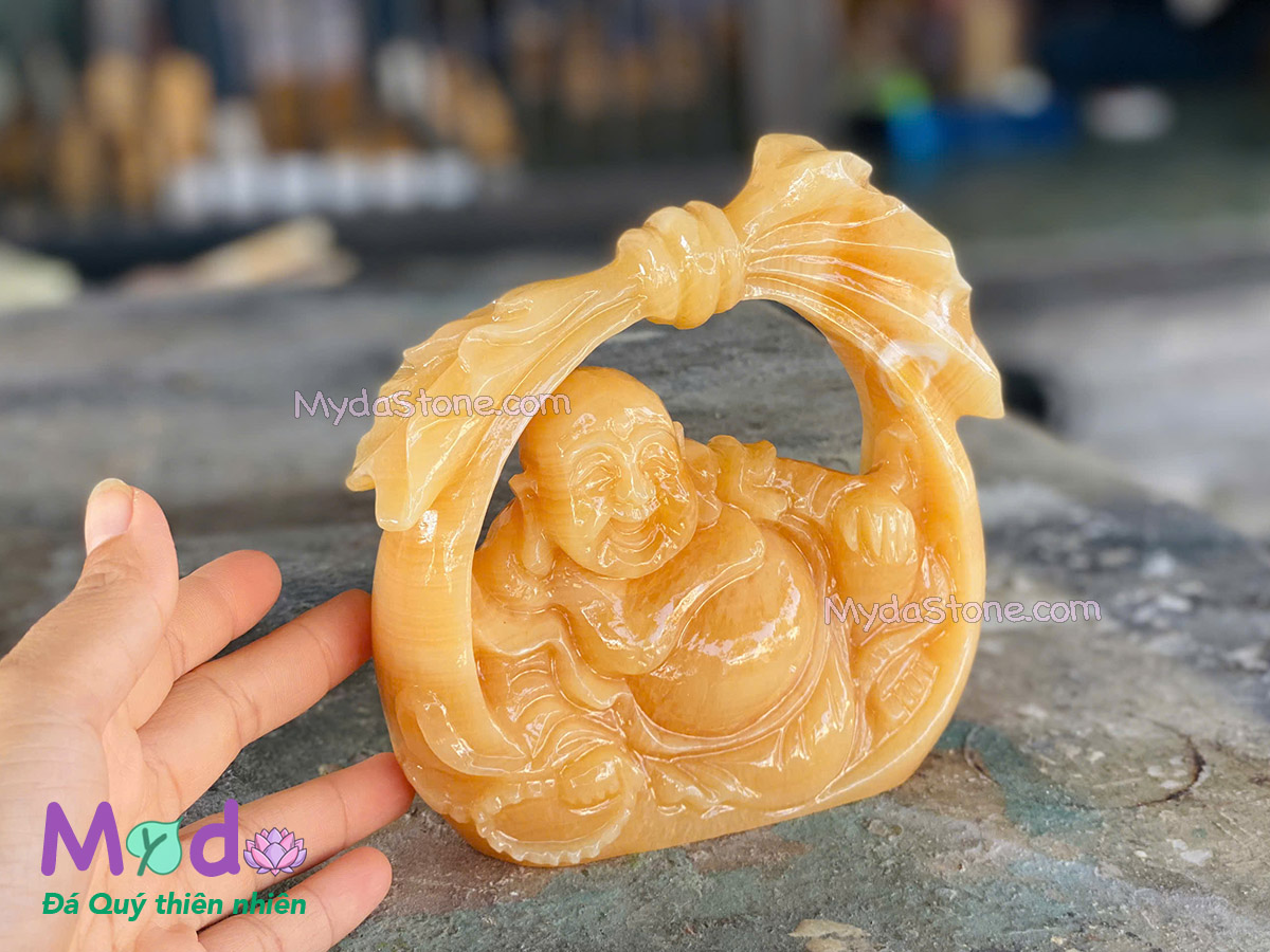 Tượng Phật Di Lặc đá Ngọc Hoàng Long