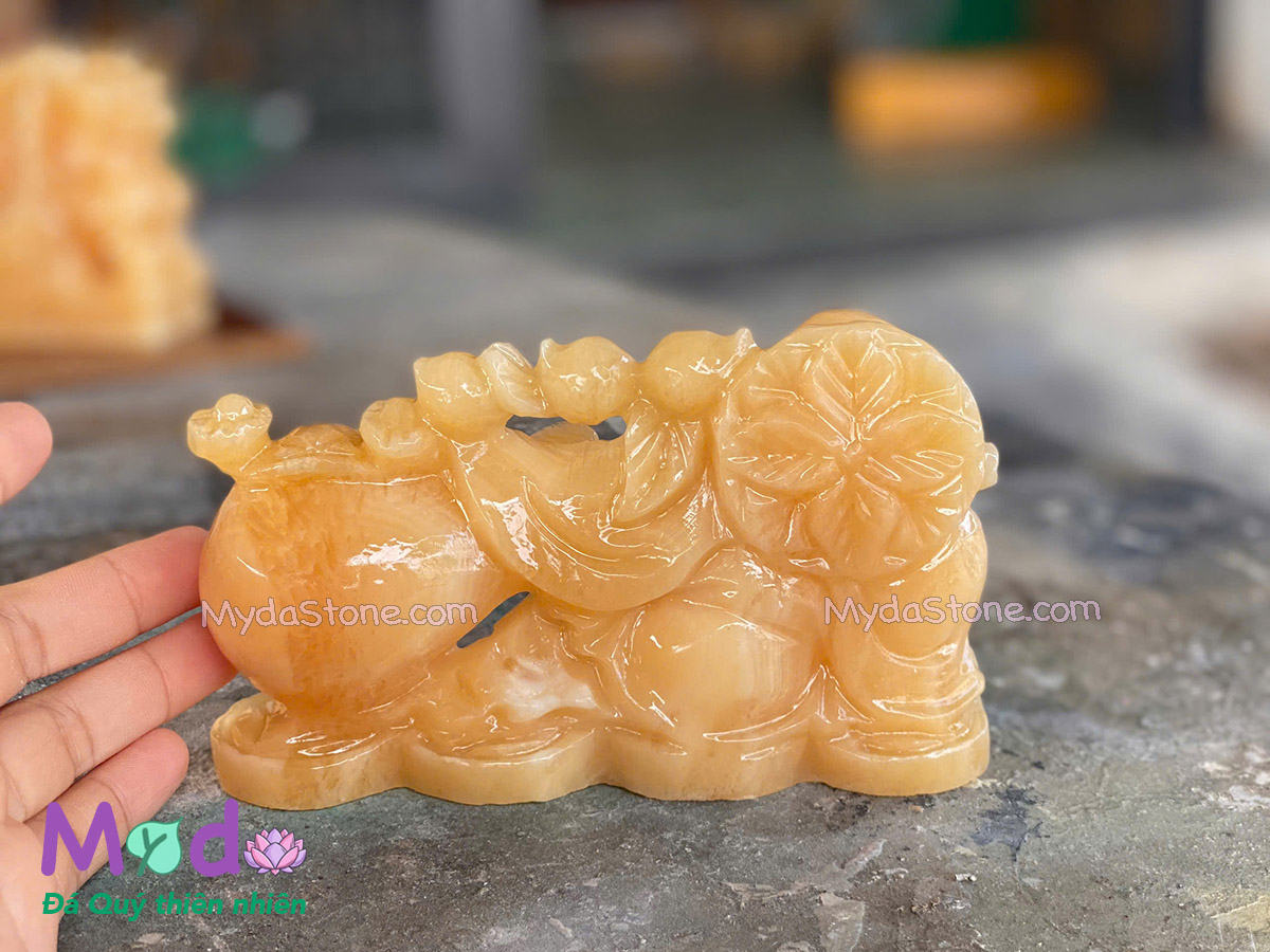 Tượng Di Lặc kéo bao tiền đá Ngọc Hoàng Long