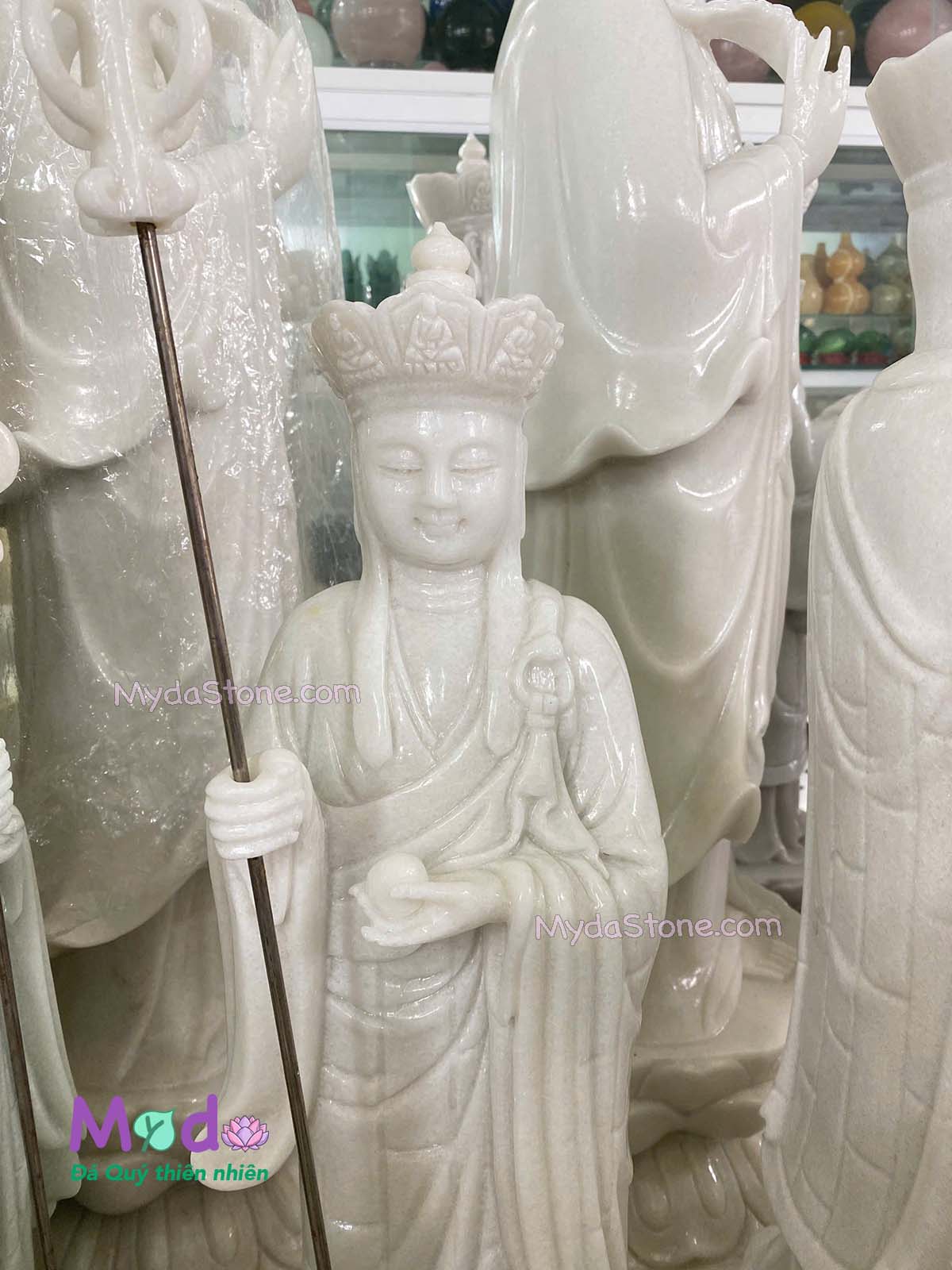 Tượng Địa Tạng đứng đài sen đá Cẩm Thạch Trắng