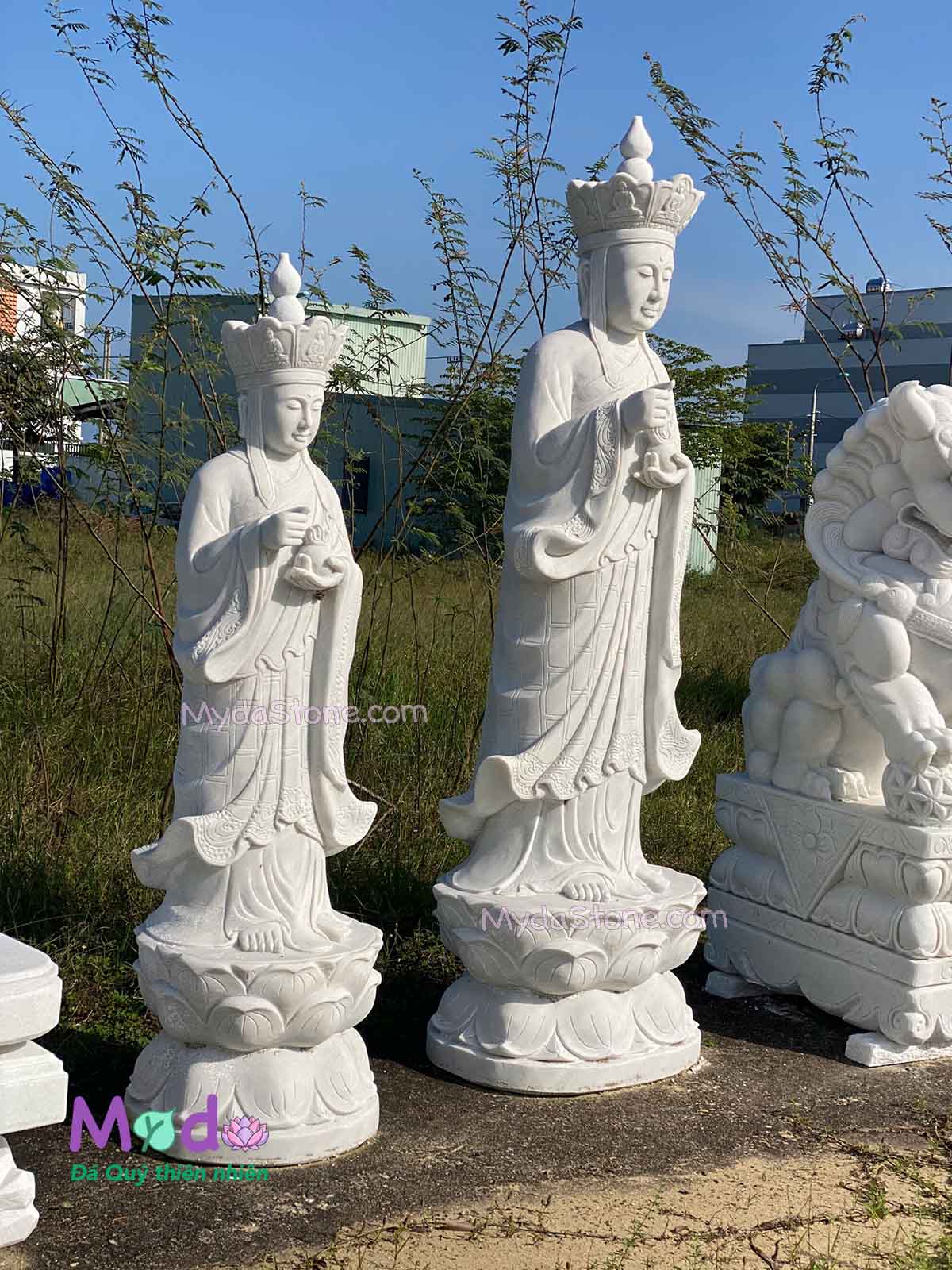 Tượng Địa Tạng đứng đài sen đá Cẩm Thạch Trắng