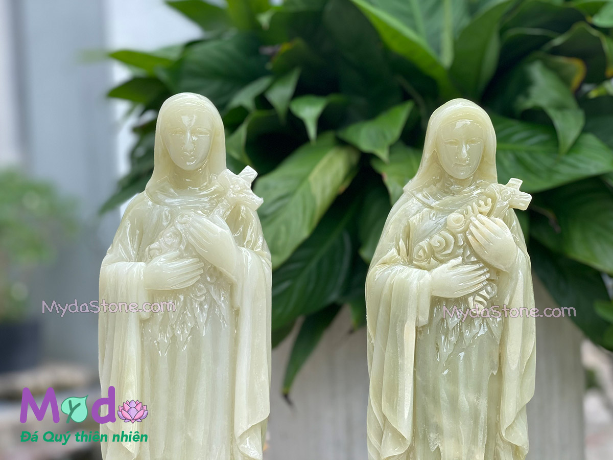 Tượng Bà Thánh TêRêSa đá Ngọc Xanh Pakistan
