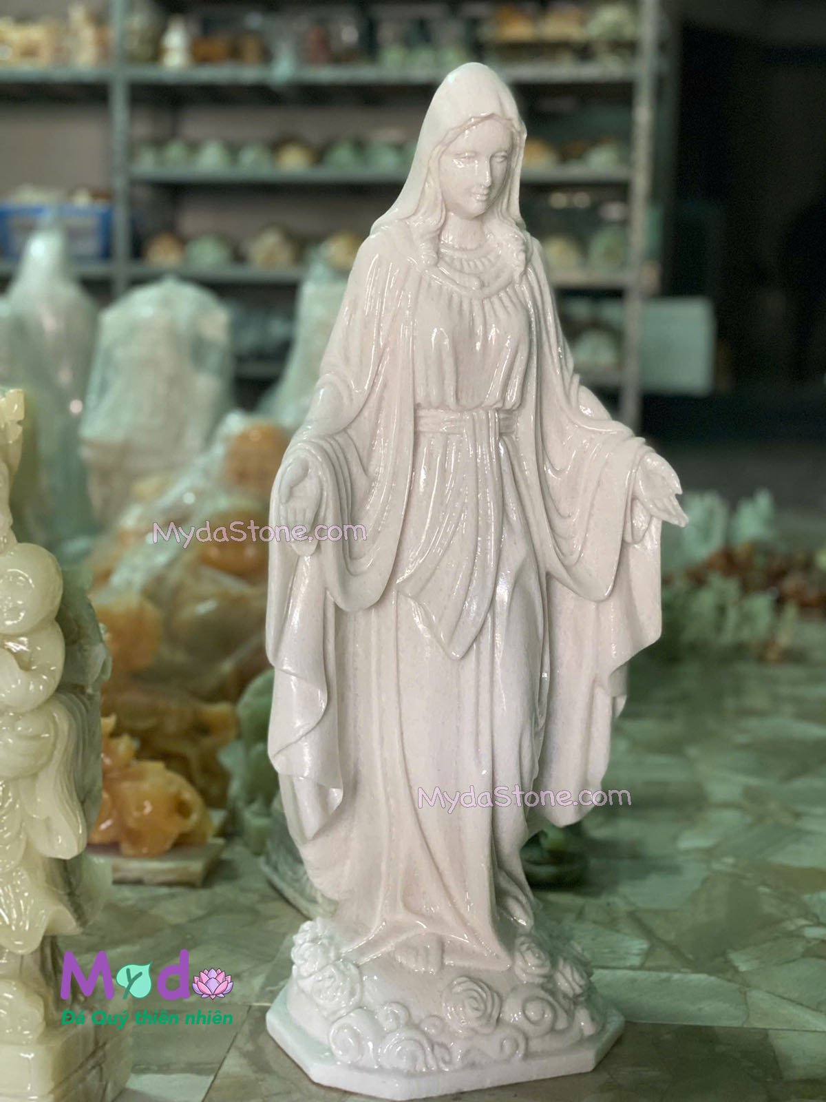 Tượng Đức Mẹ ban ơn đá Cẩm Thạch Trắng