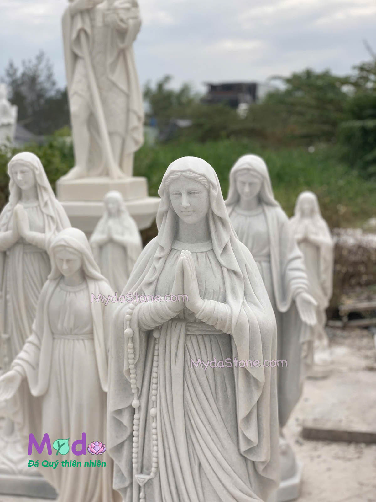Tượng Đức Mẹ Chắp Tay đá Cẩm Thạch Trắng