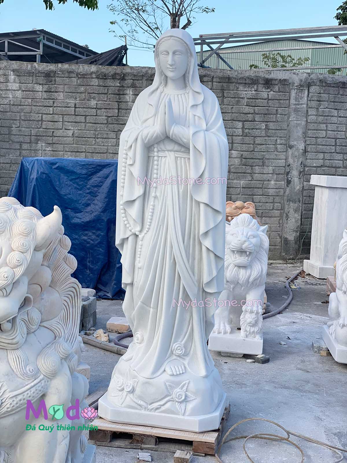 Tượng Đức Mẹ Chắp Tay đá Cẩm Thạch Trắng
