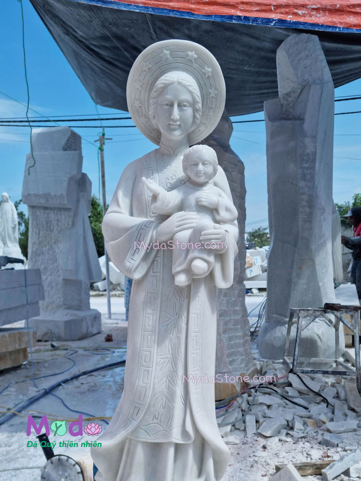 Tượng Đức Mẹ La Vang đá Cẩm Thạch Trắng
