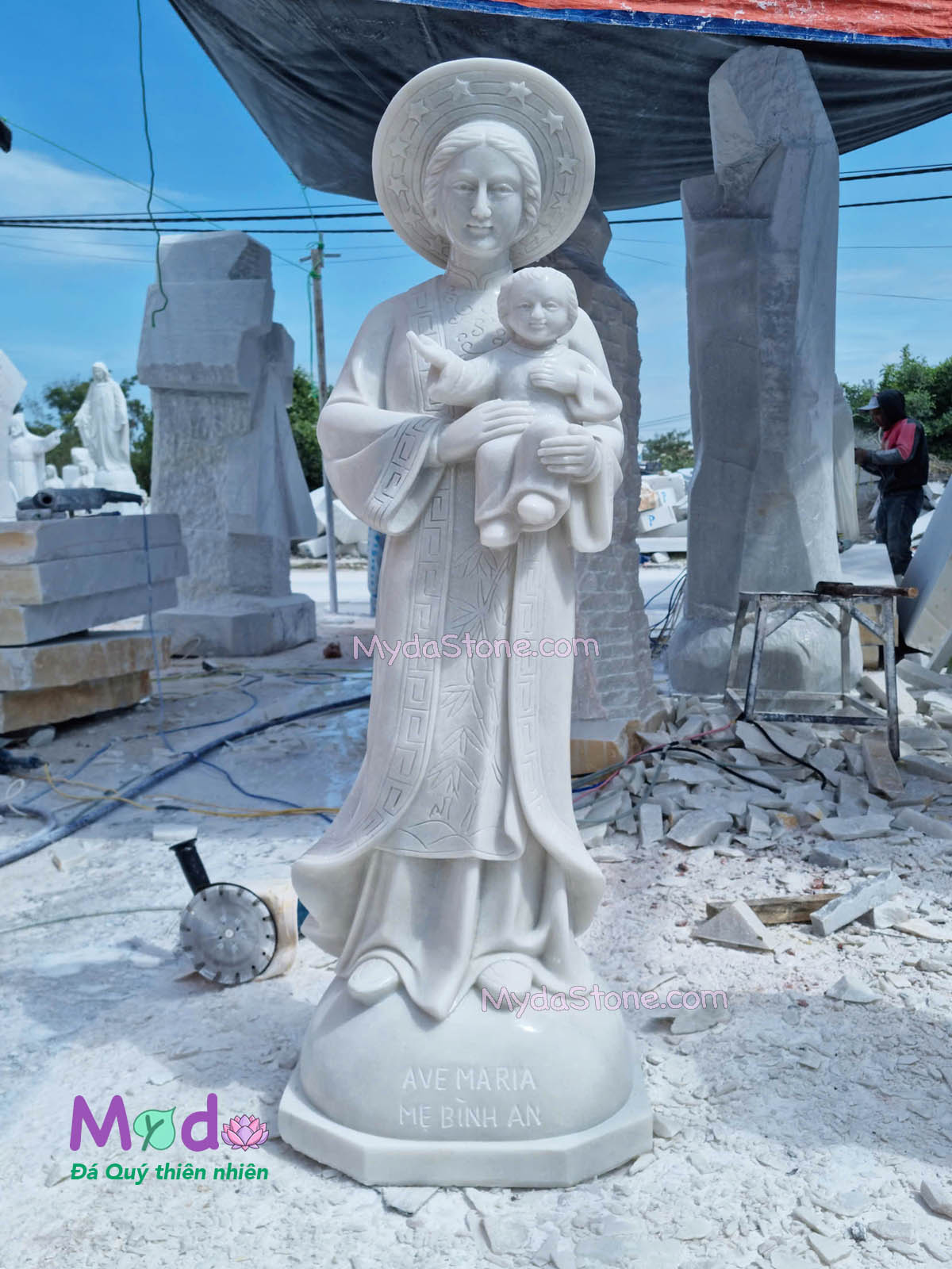 Tượng Đức Mẹ La Vang đá Cẩm Thạch Trắng