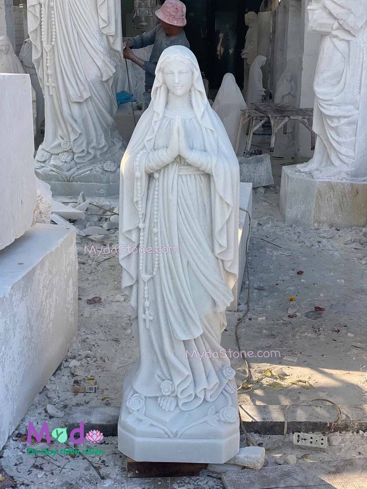 Tượng Đức Mẹ Mân Côi đá Cẩm Thạch Trắng