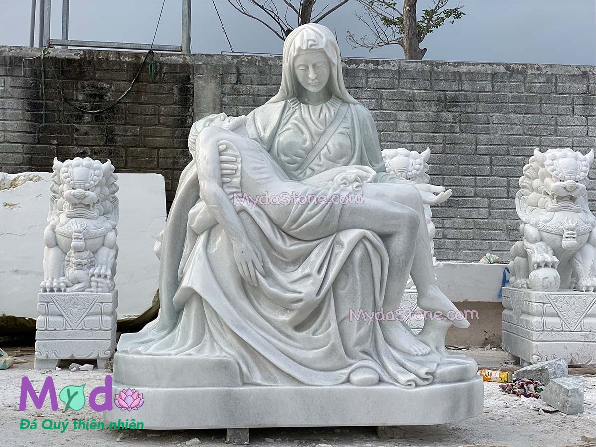 Tượng Đức Mẹ Sầu Bi bằng đá Cẩm Thạch Trắng Xanh