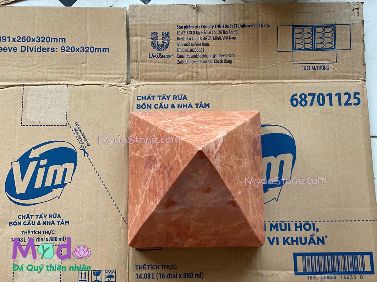 Tượng Kim Tự Tháp đá Đỏ Thanh Hoá