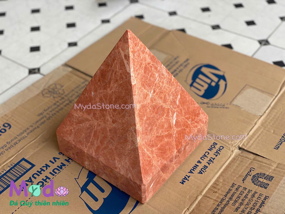 Tượng Kim Tự Tháp đá Đỏ Thanh Hoá