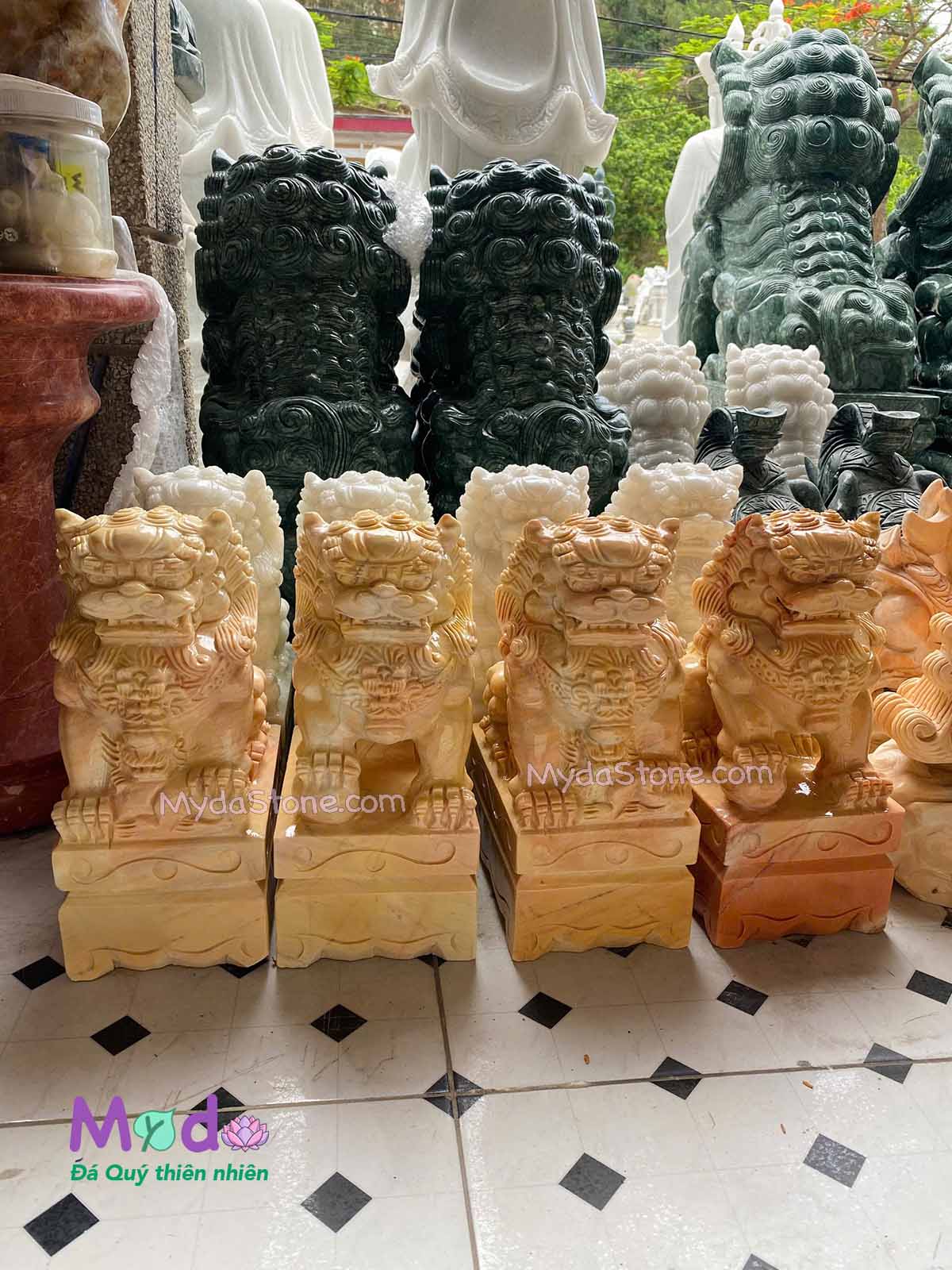 Tượng Kỳ Lân đá Cà Rốt Vàng