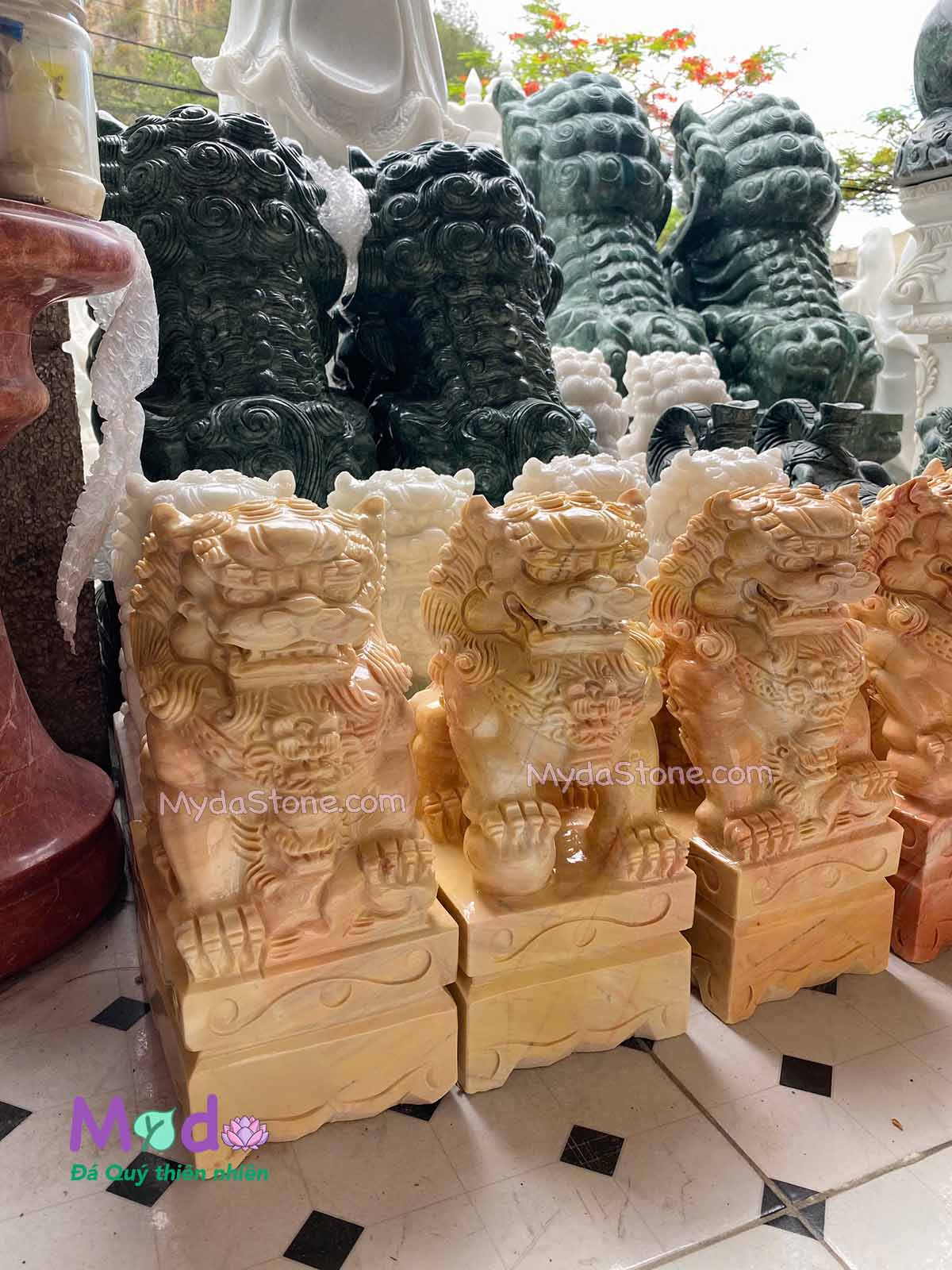 Tượng Kỳ Lân đá Cà Rốt Vàng