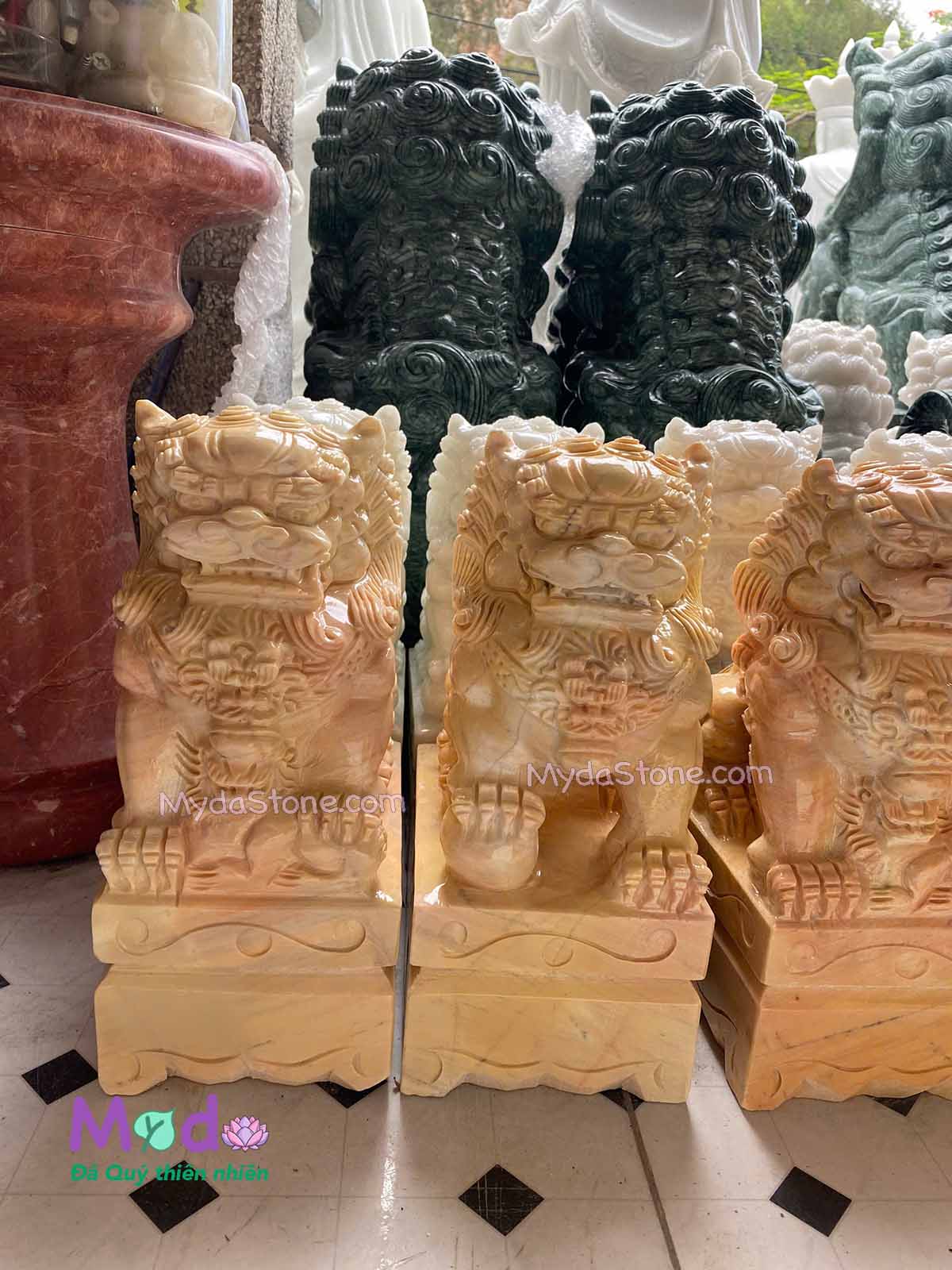 Tượng Kỳ Lân đá Cà Rốt Vàng