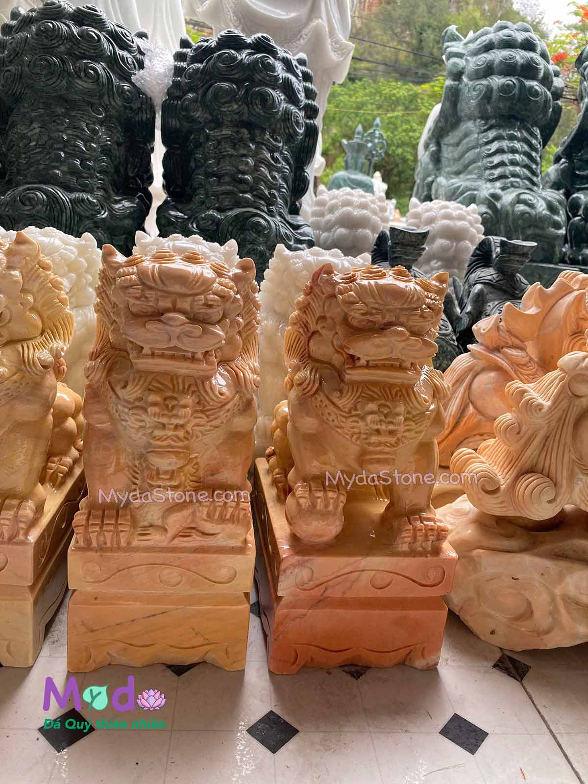 Tượng Kỳ Lân đá Cà Rốt Vàng