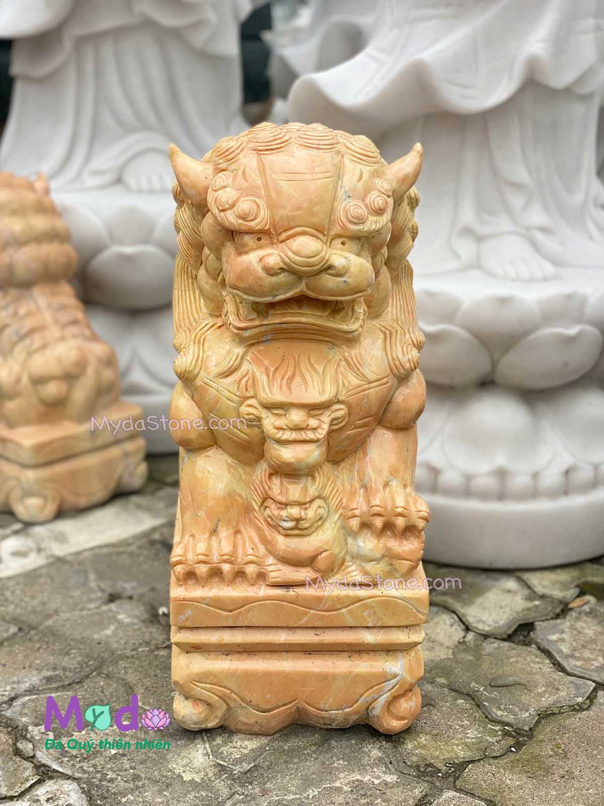 Tượng Kỳ Lân đá Cà Rốt Vàng