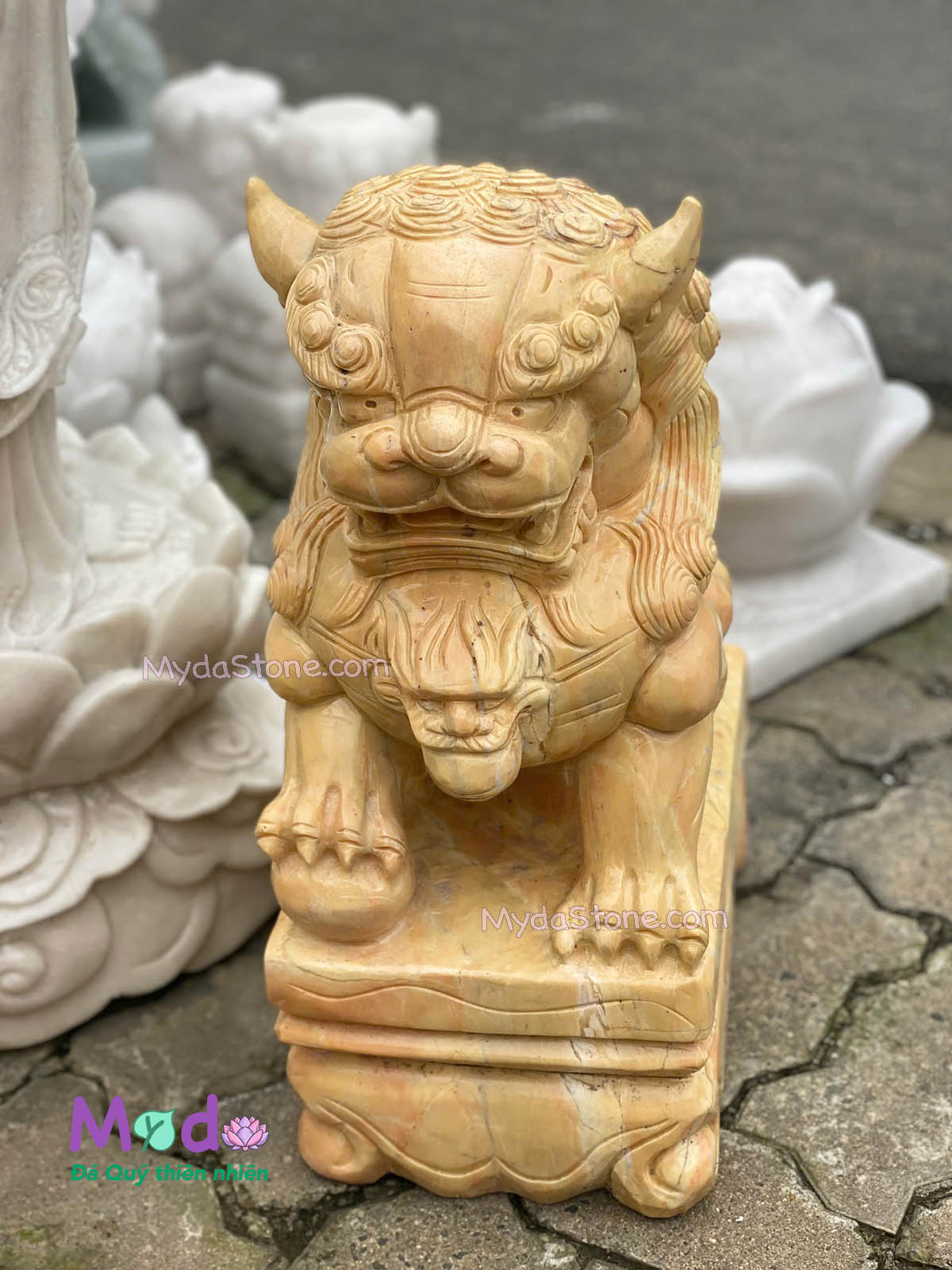 Tượng Kỳ Lân đá Cà Rốt Vàng