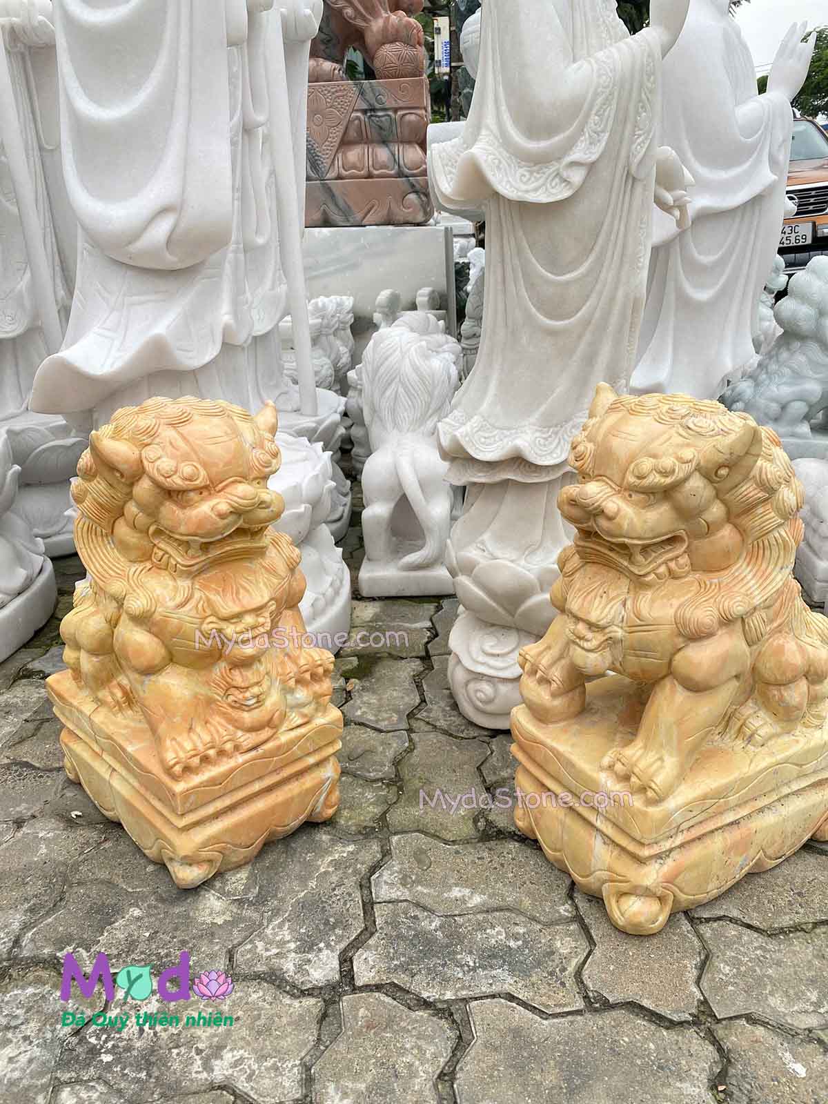 Tượng Kỳ Lân đá Cà Rốt Vàng