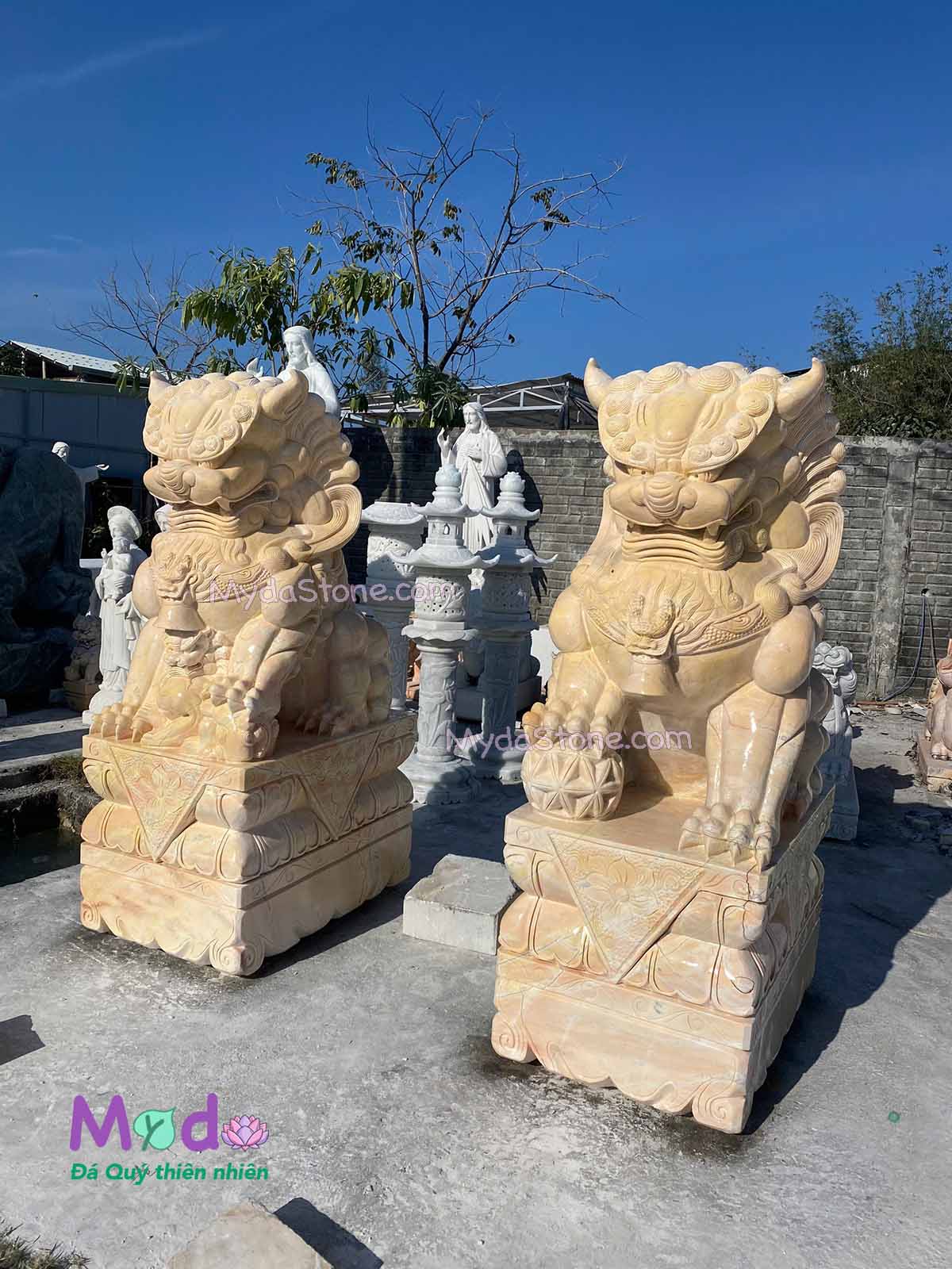 Tượng Kỳ Lân đá Cà Rốt Vàng