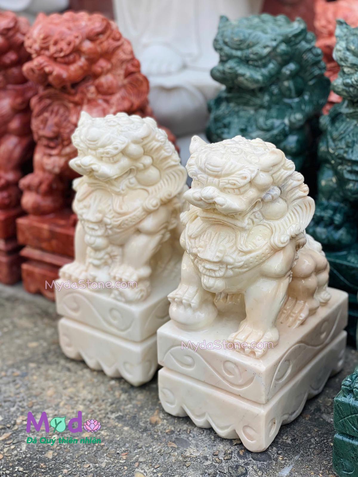 Tượng Kỳ Lân đá Cà Rốt Vàng
