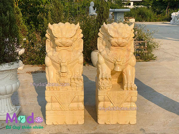 Tượng Kỳ Lân đá Cà Rốt Vàng