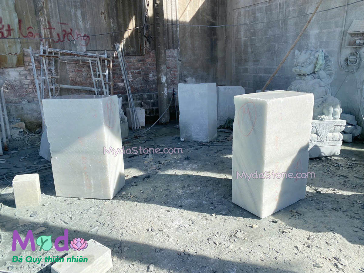 Tượng Kỳ Lân đá Cẩm Thạch Trắng Xanh