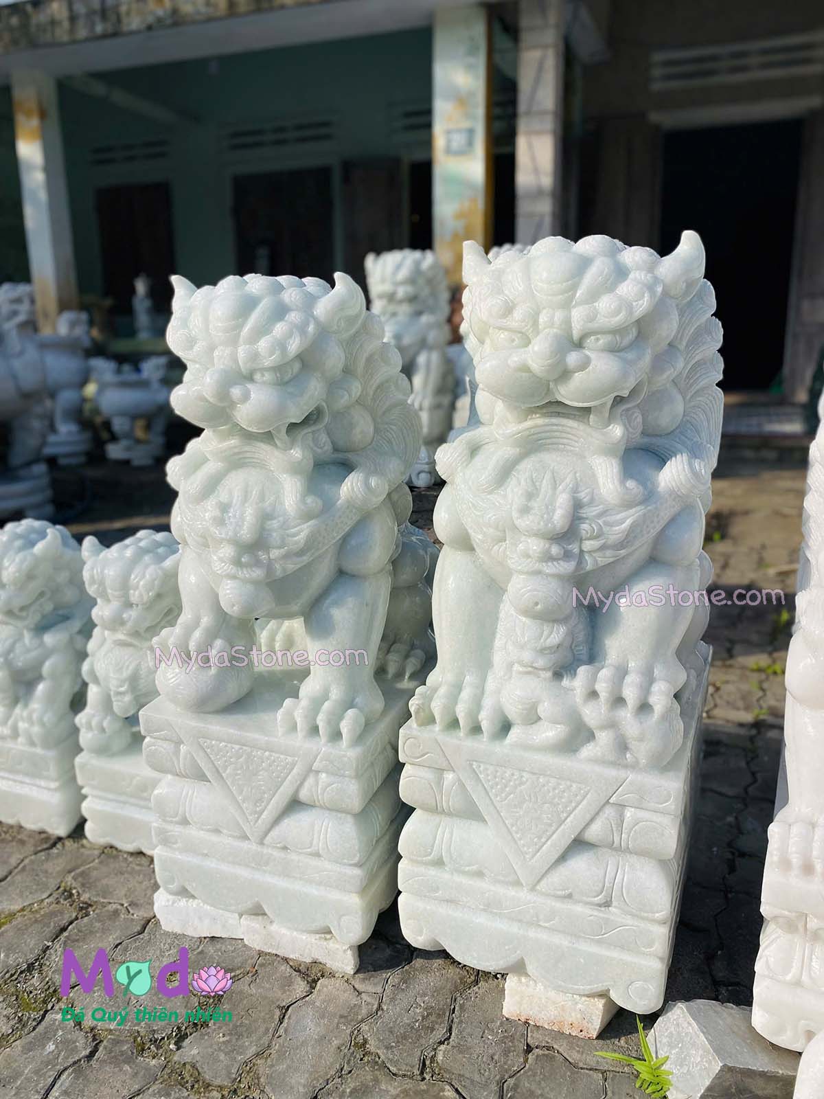 Tượng Kỳ Lân đá Cẩm Thạch Trắng Xanh