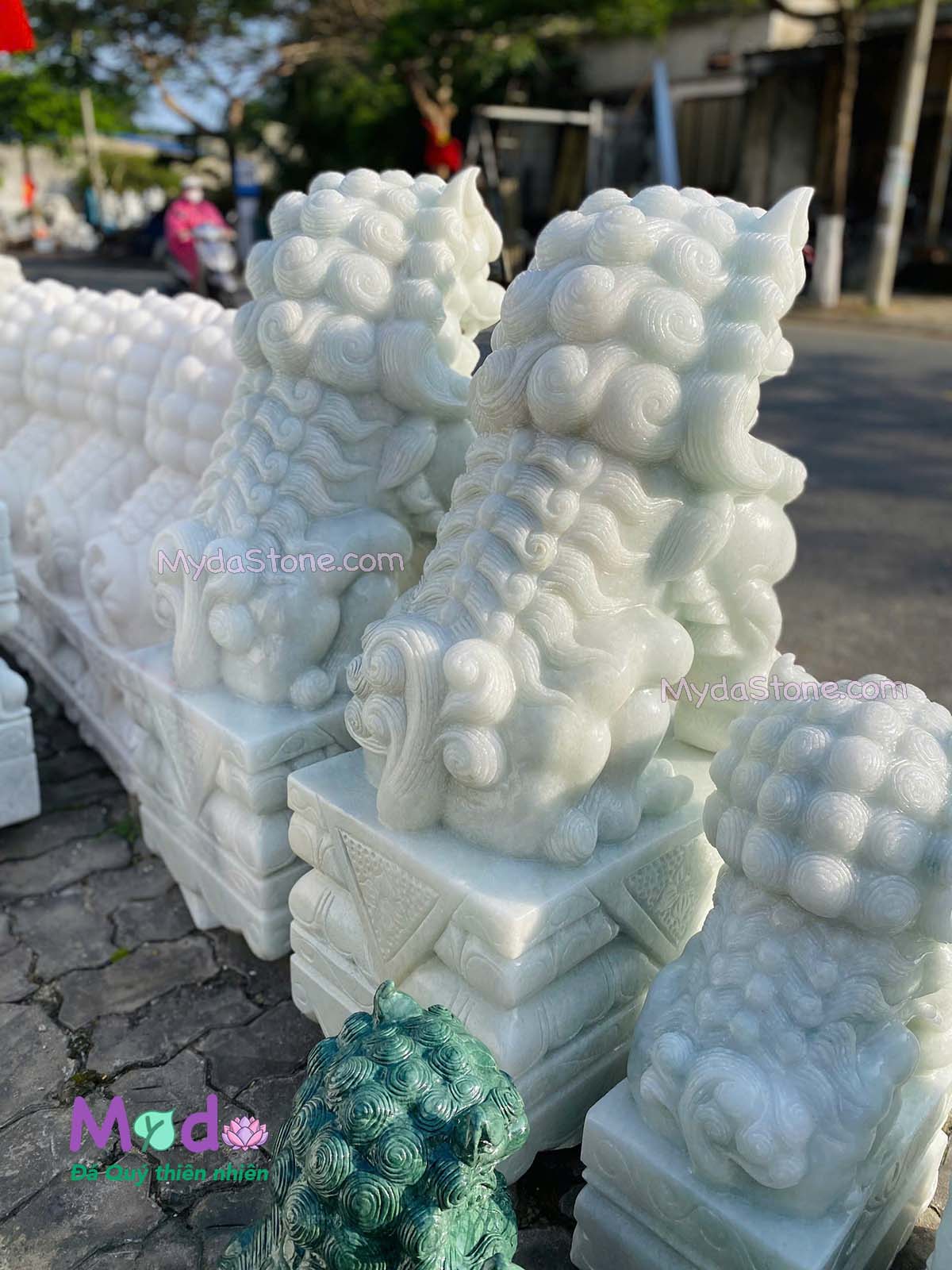 Tượng Kỳ Lân đá Cẩm Thạch Trắng Xanh