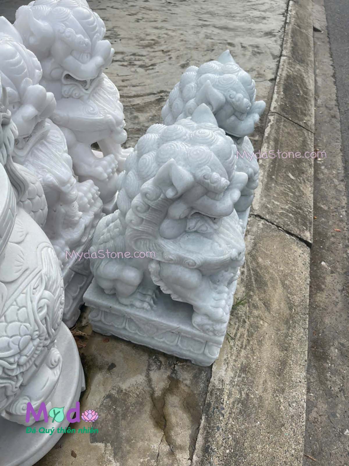 Tượng Kỳ Lân đá Cẩm Thạch Trắng Xanh