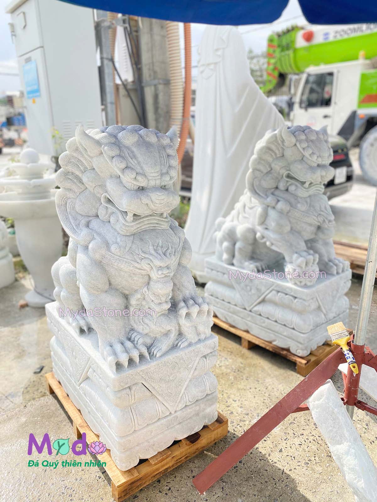 Tượng Kỳ Lân đá Cẩm Thạch Trắng Xanh