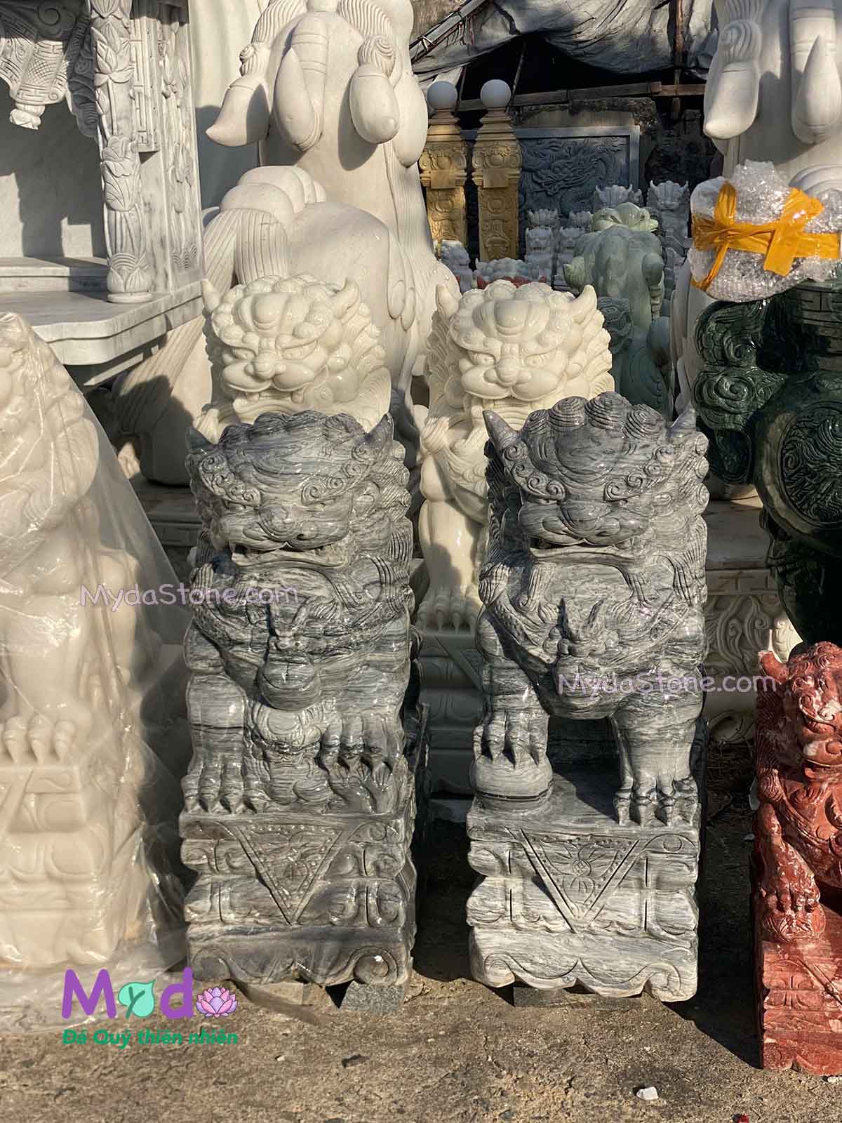 Tượng Kỳ Lân để Lăng Mộ đá Cẩm Thạch Xám