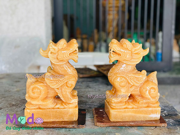 Tượng Kỳ Lân đá Ngọc Hoàng Long
