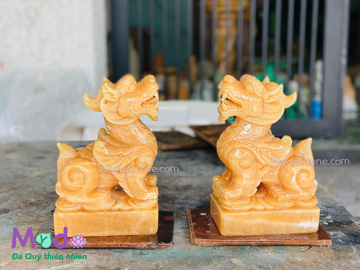 Tượng Kỳ Lân đá Ngọc Hoàng Long