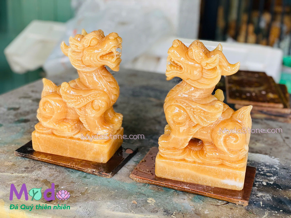 Tượng Kỳ Lân đá Ngọc Hoàng Long