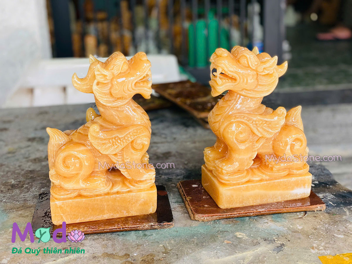 Tượng Kỳ Lân đá Ngọc Hoàng Long