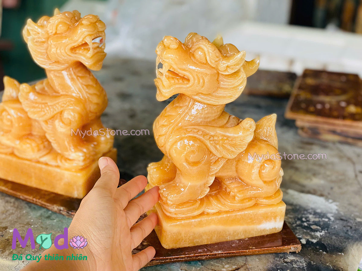 Tượng Kỳ Lân đá Ngọc Hoàng Long