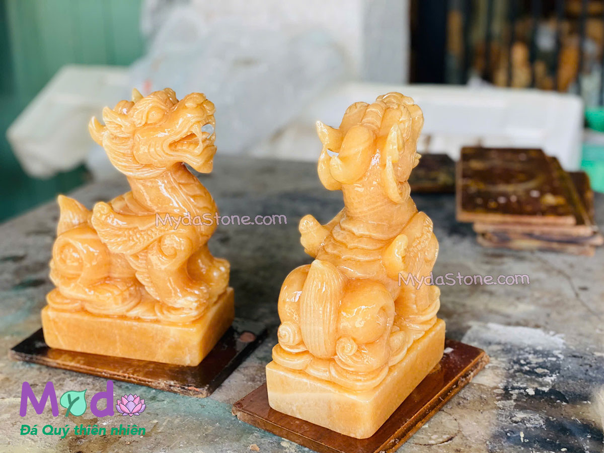 Tượng Kỳ Lân đá Ngọc Hoàng Long
