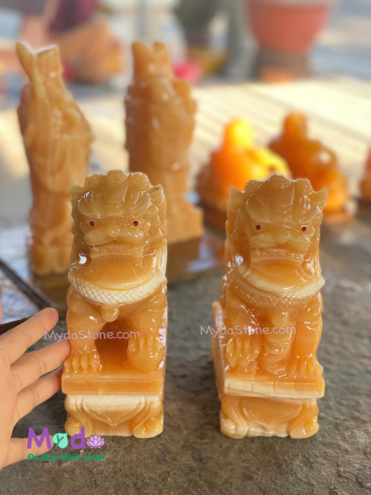 Tượng Kỳ Lân đá Ngọc Hoàng Long