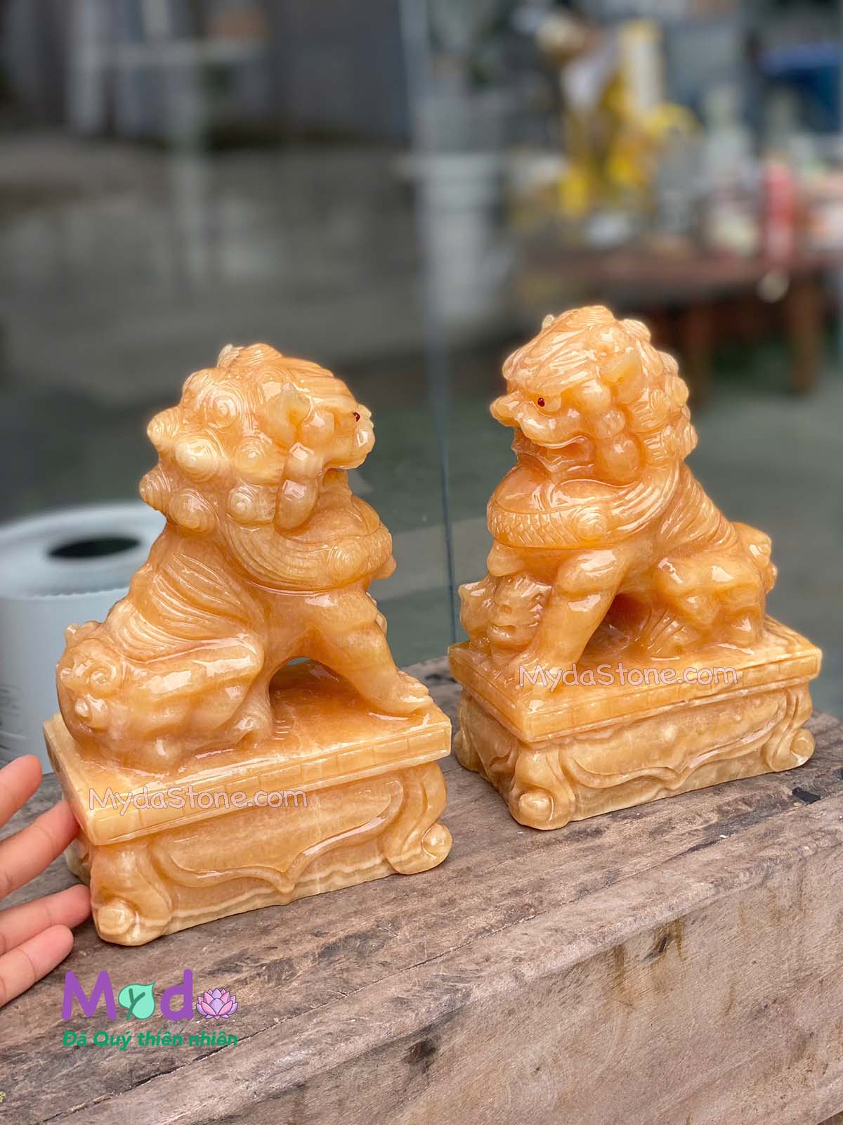 Tượng Kỳ Lân đá Ngọc Hoàng Long