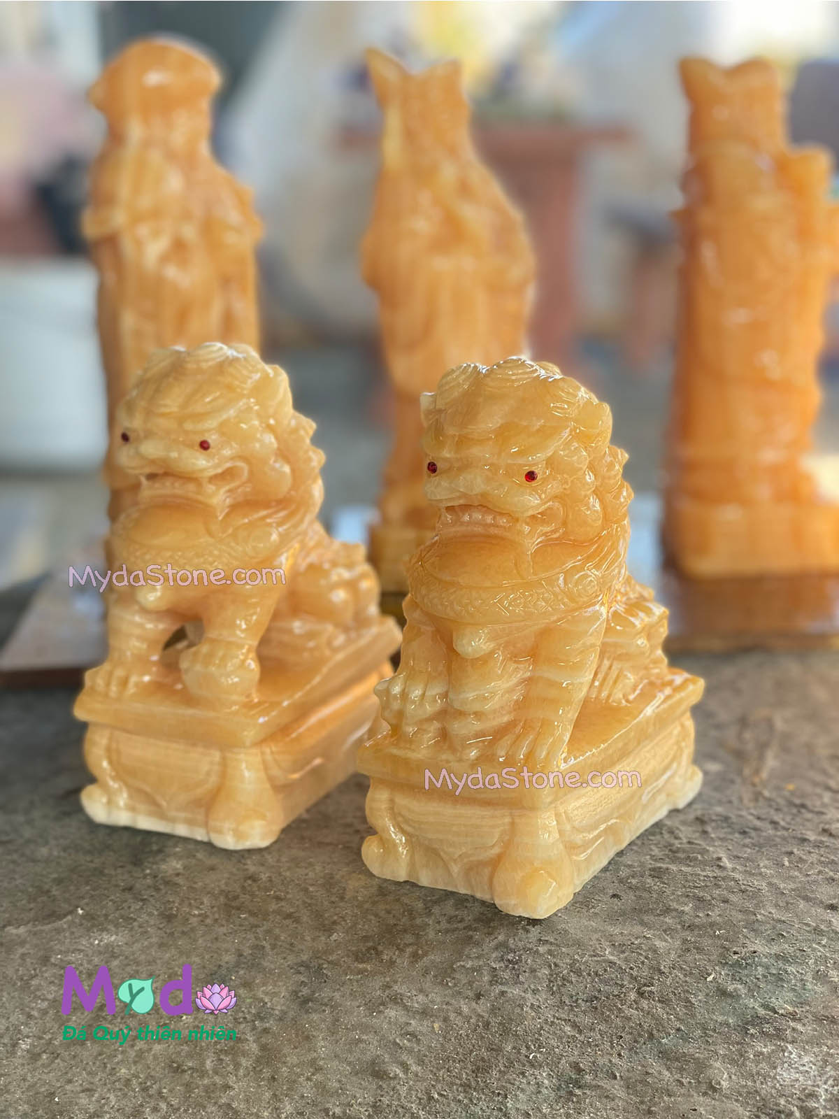 Tượng Kỳ Lân đá Ngọc Hoàng Long