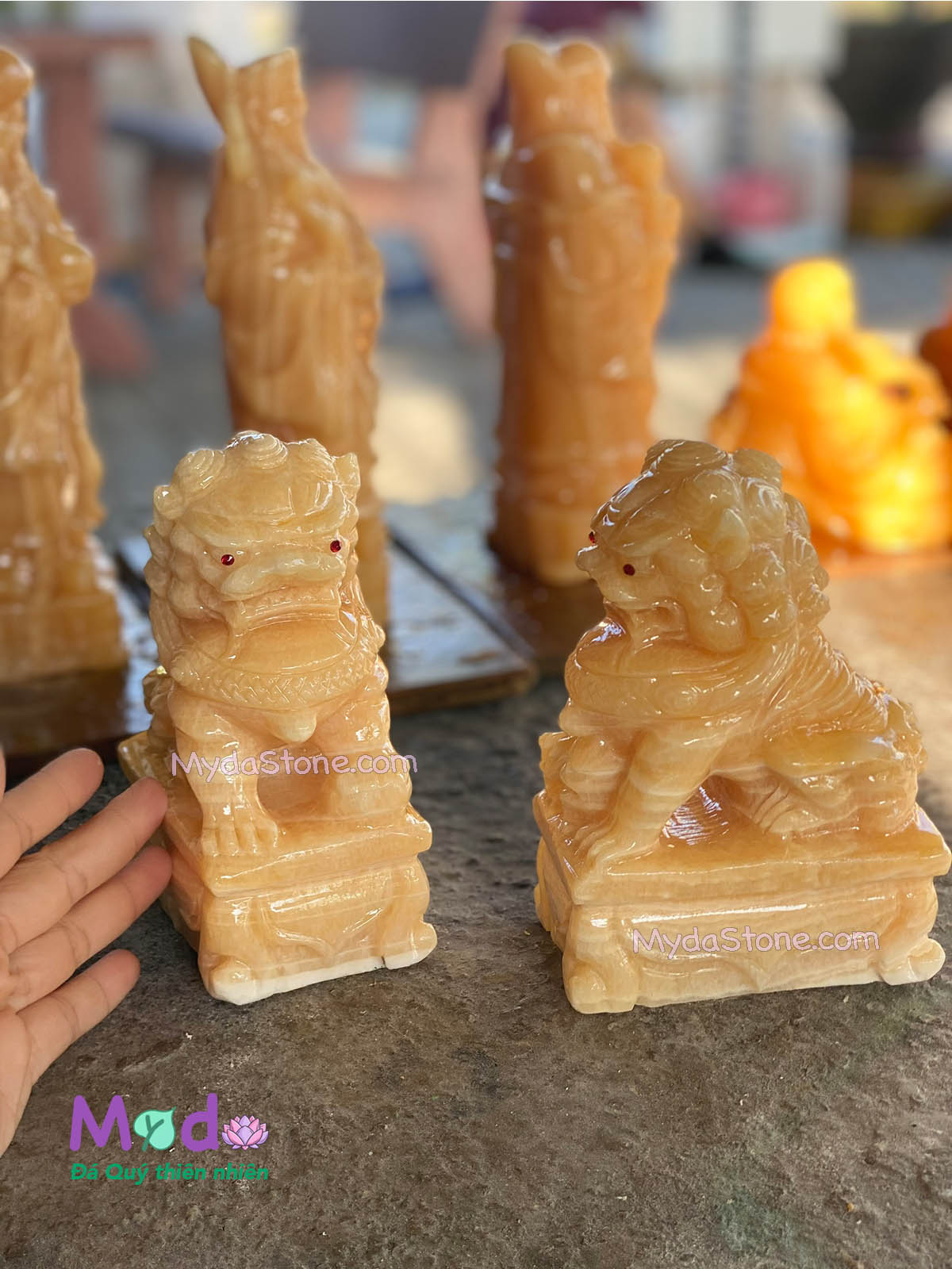 Tượng Kỳ Lân đá Ngọc Hoàng Long
