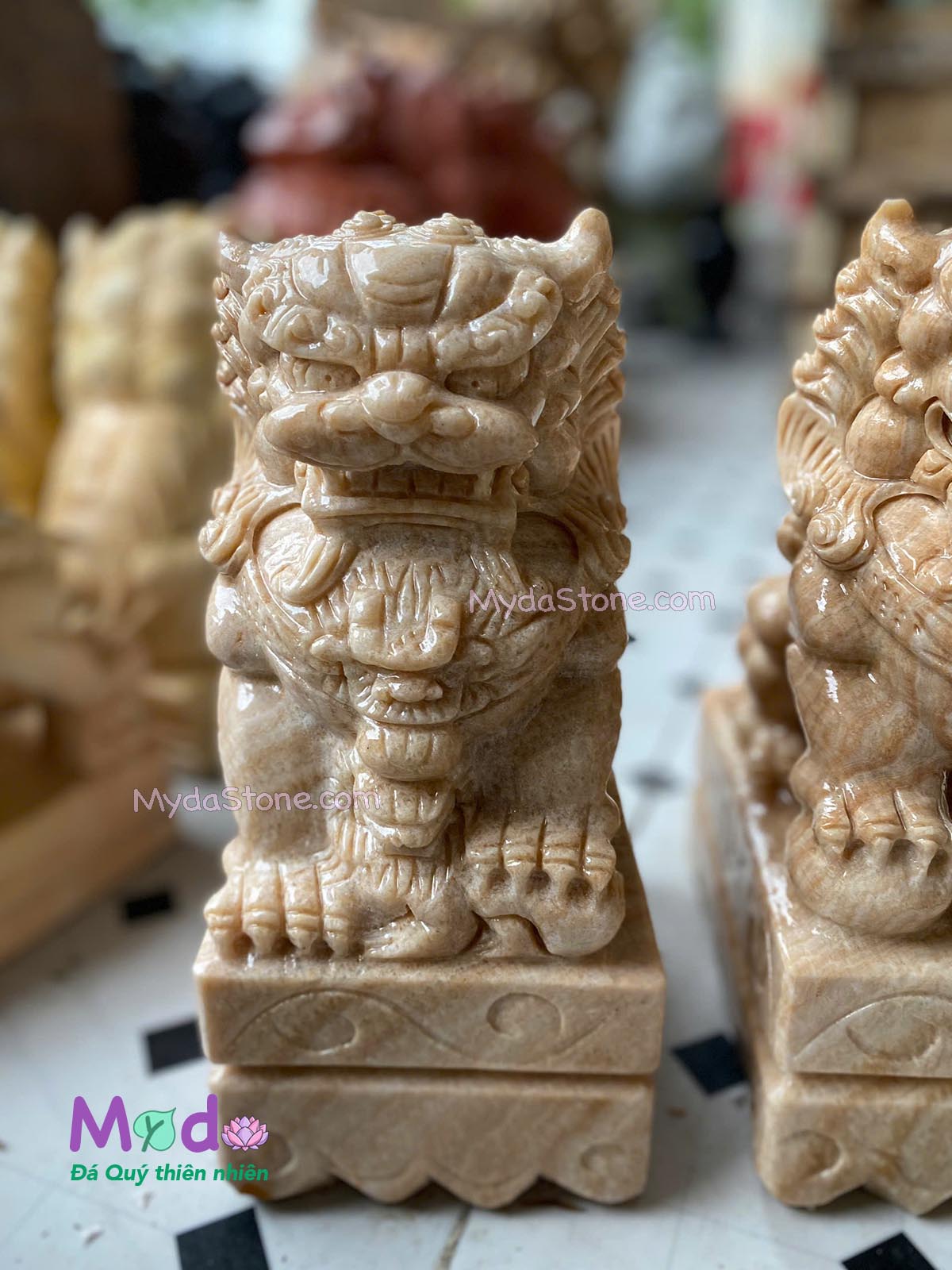 Tượng Kỳ Lân đá Vân Gỗ Tự Nhiên