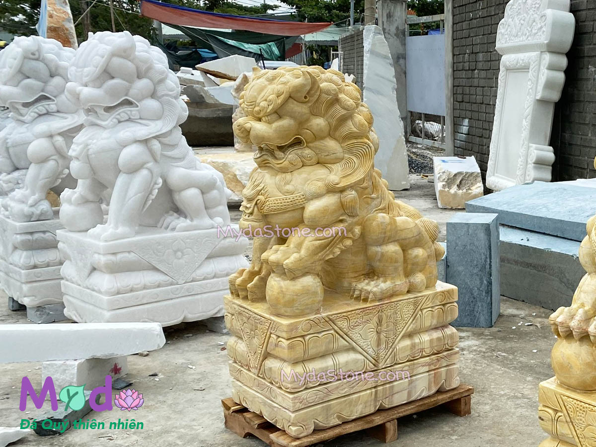 Tượng Kỳ Lân đá Cà Rốt Vàng