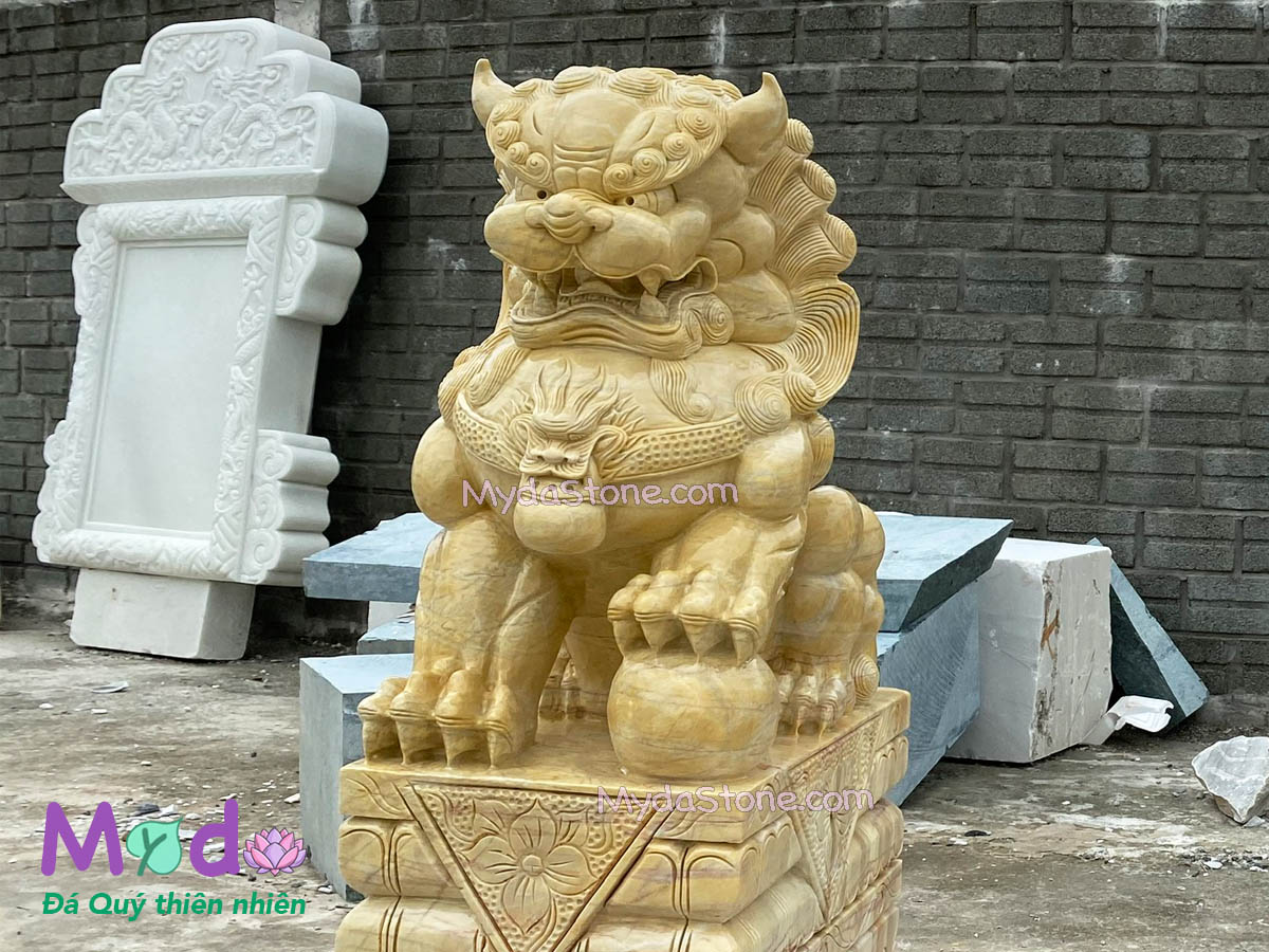 Tượng Kỳ Lân đá Cà Rốt Vàng