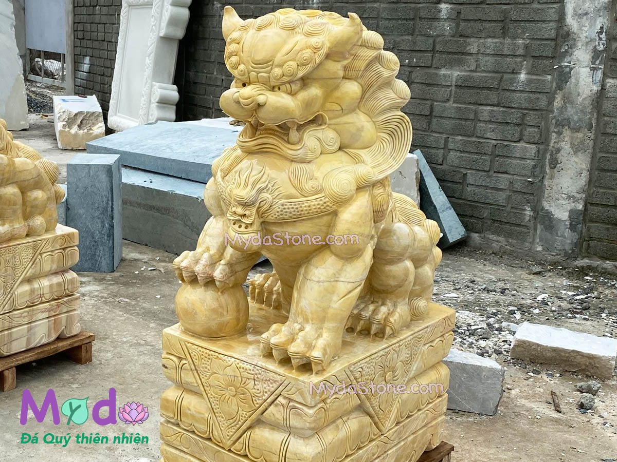 Tượng Kỳ Lân đá Cà Rốt Vàng