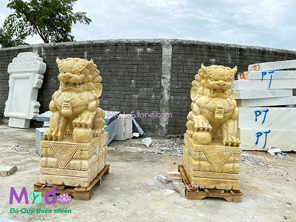 Tượng Kỳ Lân đá Cà Rốt Vàng