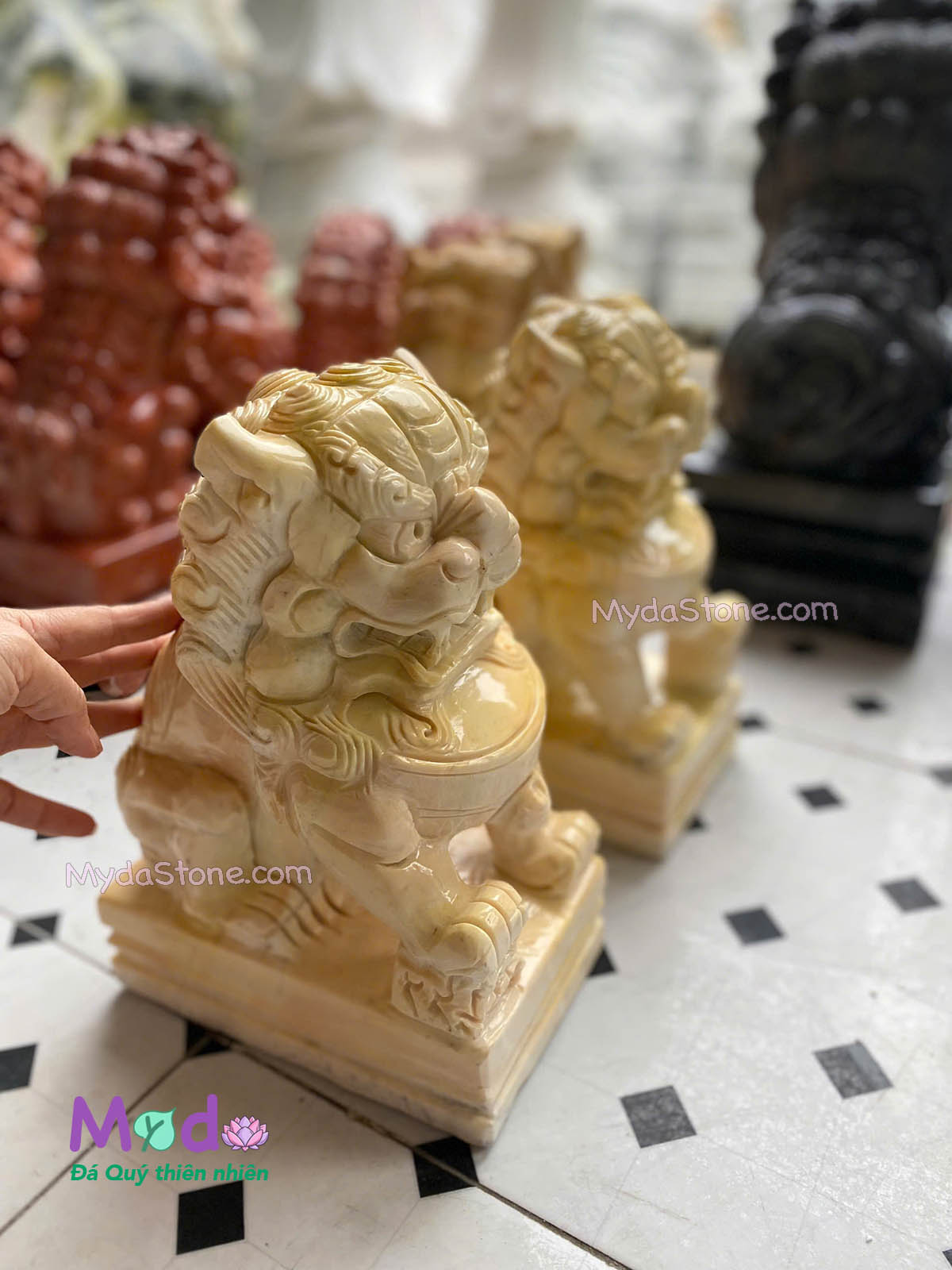 Tượng Kỳ Lân để Lăng Mộ đá Cà Rốt Vàng