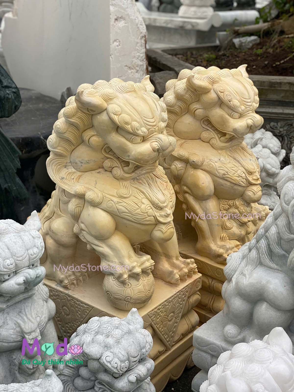Tượng Kỳ Lân để Lăng Mộ đá Cà Rốt Vàng